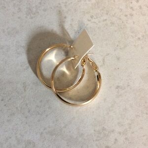 NWT 1.25” Gold Hoop Earrings - Classic Women’s Jewelry